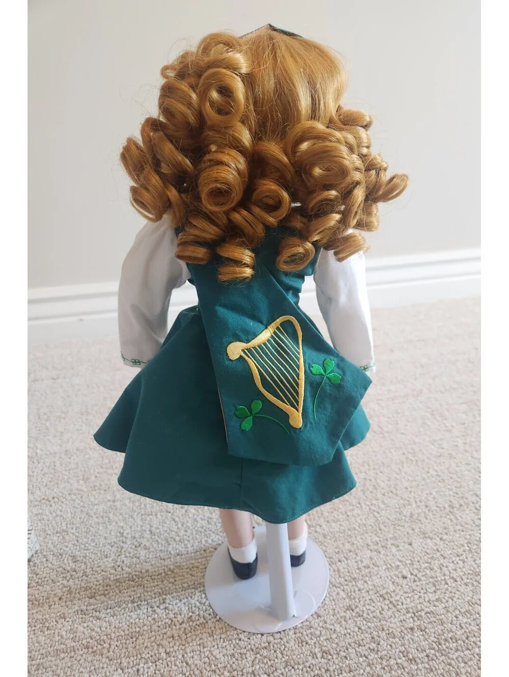 Alberon Collections Aoife Una Doll Irish Shamrock Collection Unique NIB W/Stand